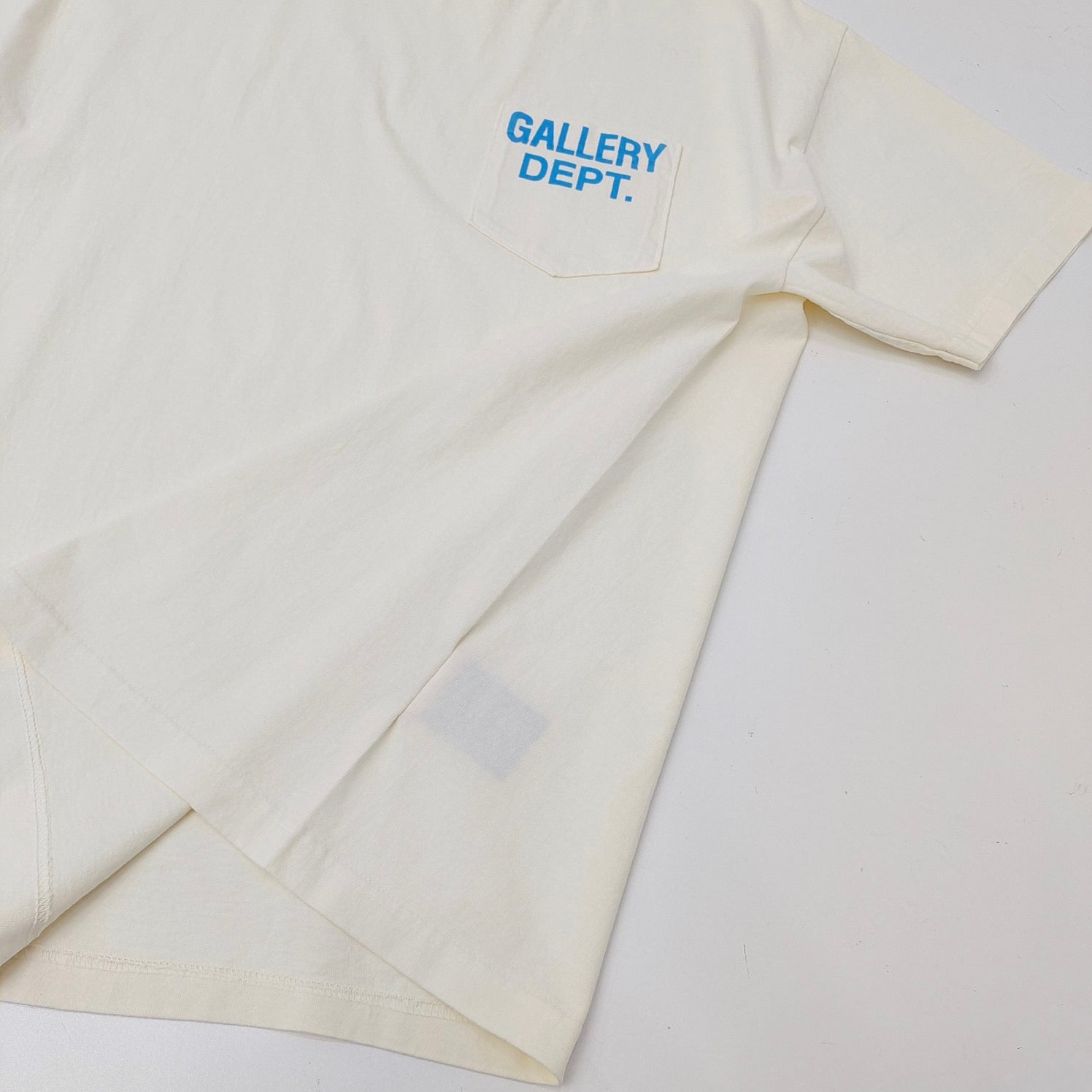 GALLERY DEPT - Creme "Blue" T shirt